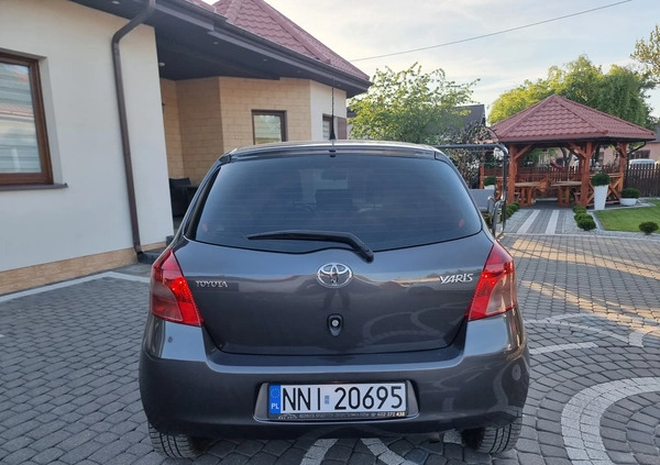 Toyota Yaris cena 17500 przebieg: 204284, rok produkcji 2008 z Przasnysz małe 326